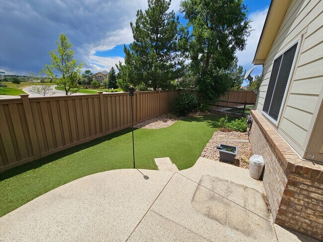 Building Photo - Castle Pines Fabulous 5 Bedroom Oasis Avai...