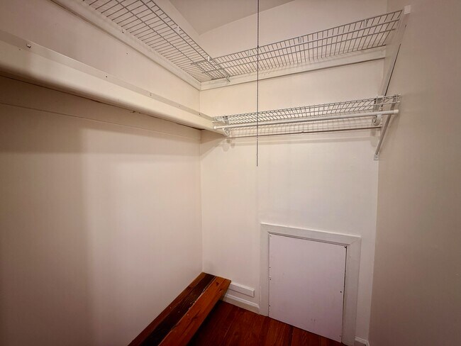 Building Photo - 102 Eaton Dr