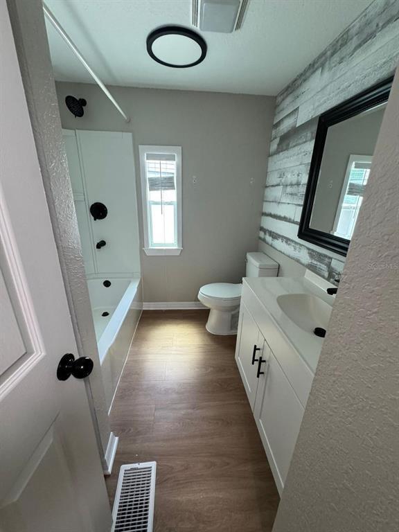 Building Photo - 608 River Village Dr