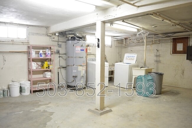 Building Photo - 5034 SE 75th Ave