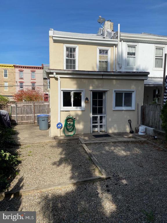 Building Photo - 111 Hermit St