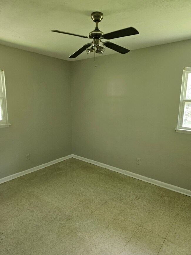 Building Photo - 4 Sided Brick 3 BR Home