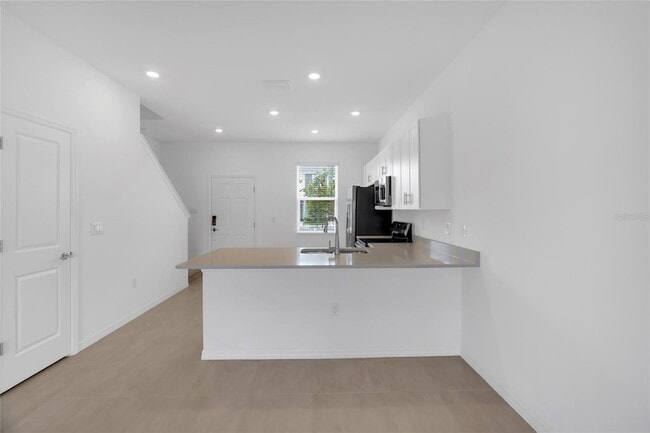 Building Photo - 8765 Daybreak St