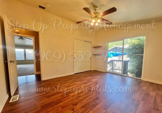 Building Photo - Comfortable & Well-Appointed 3-Bedroom Hom...