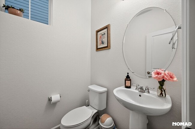 Building Photo - 18201 French Creek Ave