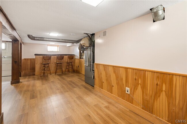 Building Photo - 448 Buckingham Ave