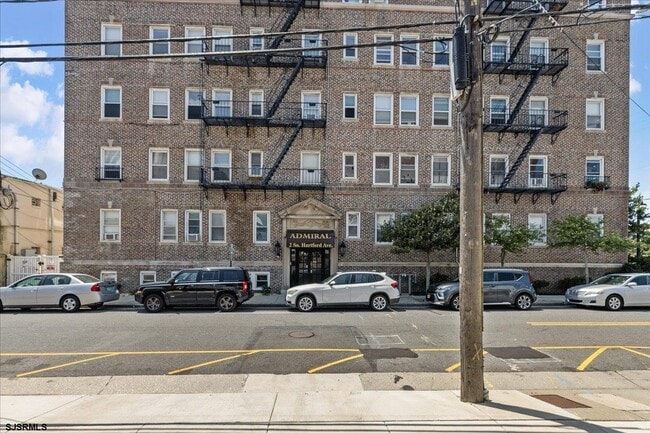 Primary Photo - 2 S Hartford Ave