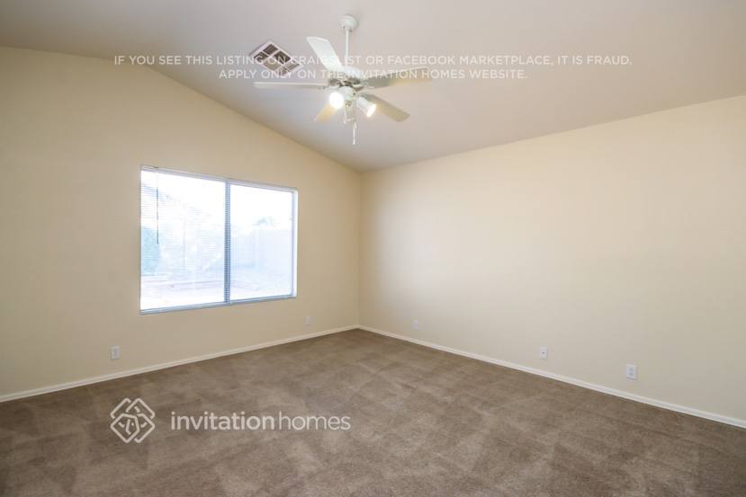 Building Photo - 10630 E Emerald Ave
