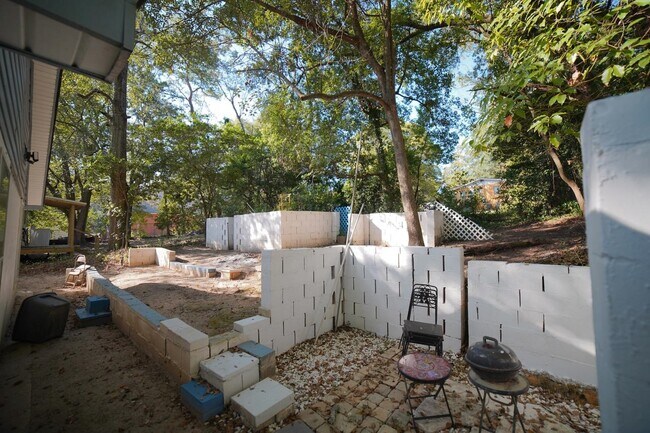 Building Photo - 1228 Alabama St