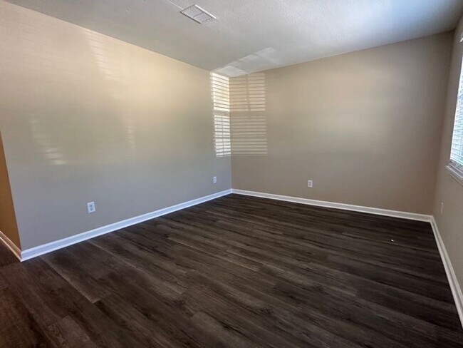 Building Photo - """~132 Stoneybrooks Place