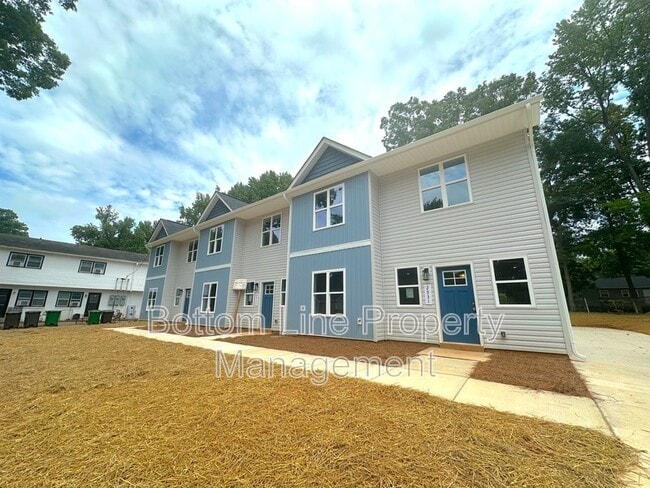Primary Photo - 2927 Burgess Dr