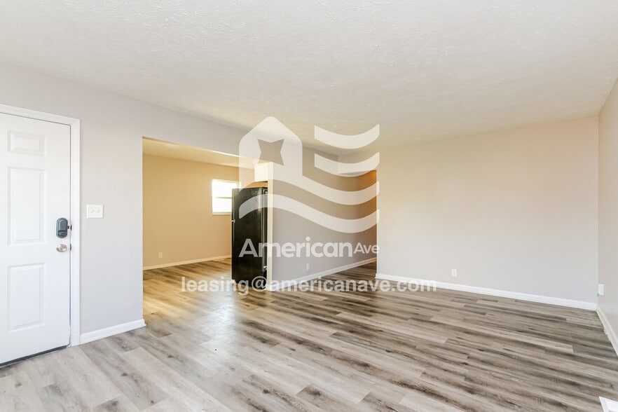 Building Photo - 2932 Lasalle St