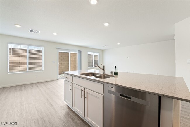Building Photo - 3324 La Cura Ave