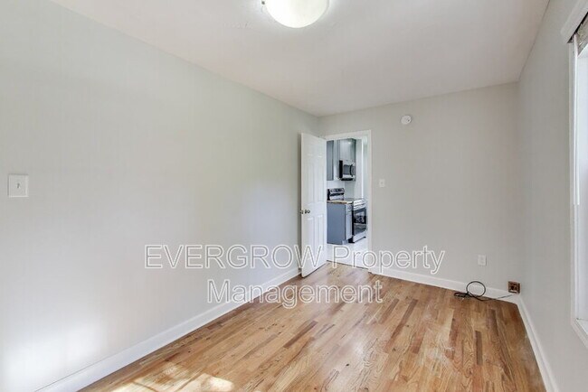 Building Photo - 321 Albany St