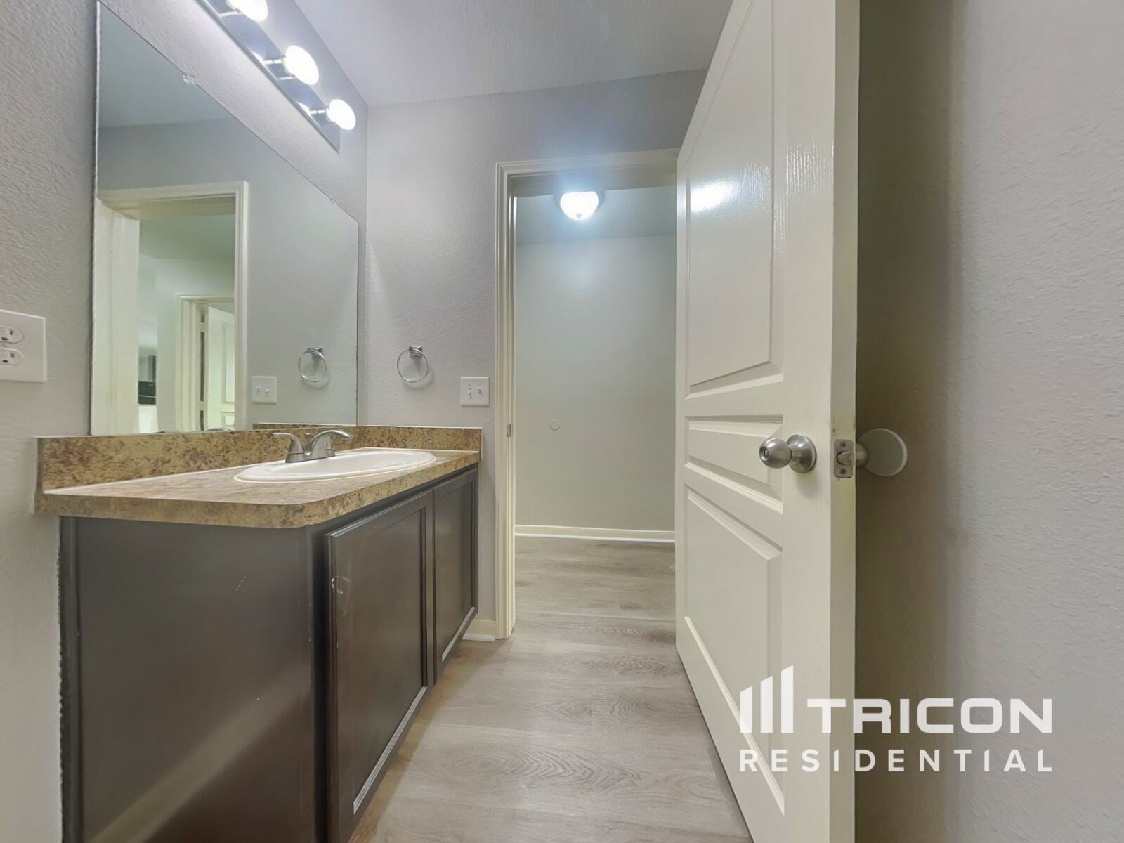 Building Photo - 9910 Waldens Pond Court