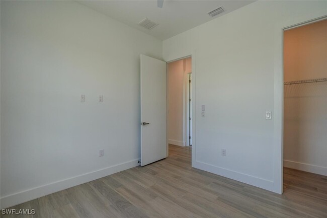 Building Photo - 1227 NW 40th Pl