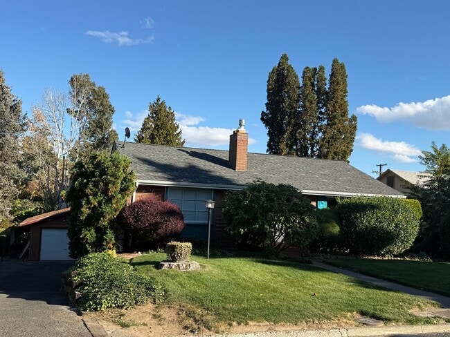 Building Photo - Non-Refundable & Security Deposit Total: $...