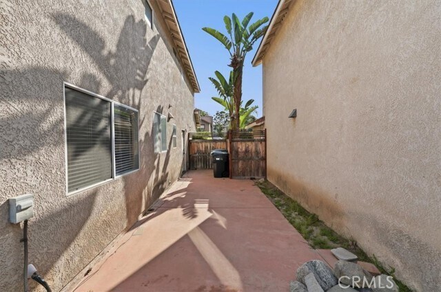 Building Photo - 930 Primrose Ln