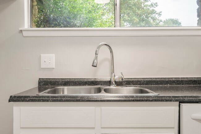 Building Photo - 8340 E 23rd St