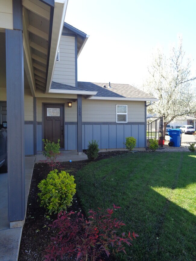 Building Photo - 1364 Northern Heights Loop NE