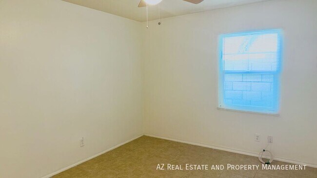 Building Photo - 1505 N 15th Ave