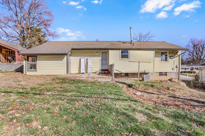 Building Photo - 1347 Samoa Dr