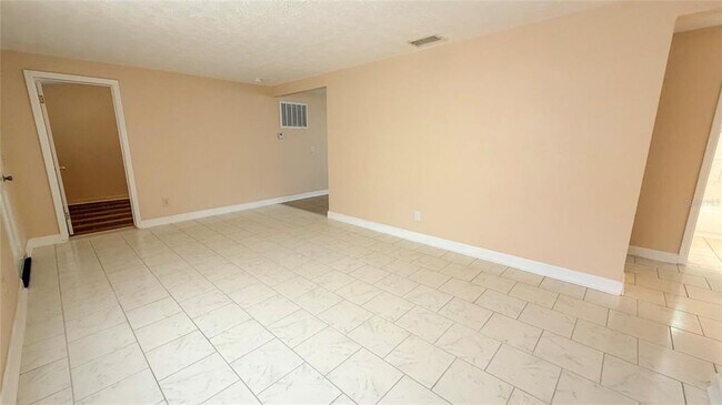 Building Photo - 4102 Highland Loop