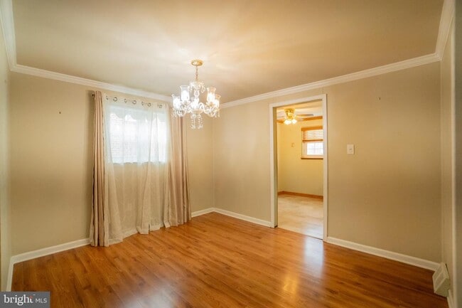 Building Photo - 129 Ridgefield Rd