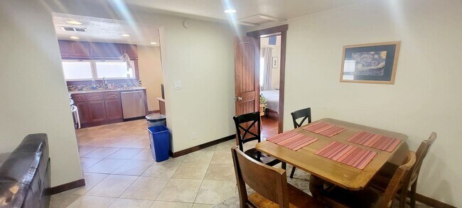 Building Photo - 5BD/3BA North Boulder Home Near Pearl St, CU & Hiking | Avail. August 2026 Pre-Lease