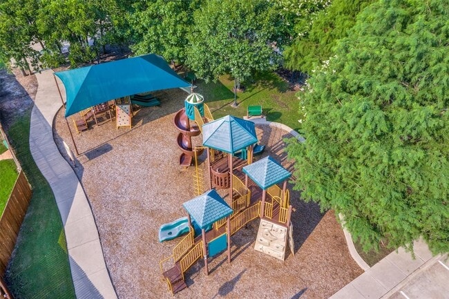 Building Photo - 6529 Abrams Dr