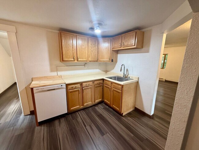 Building Photo - 210 N 1st Ave