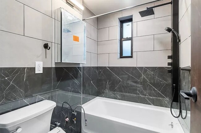 Building Photo - 453 W 48th St