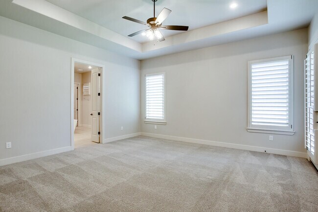 Building Photo - 13801 Raleigh Ave