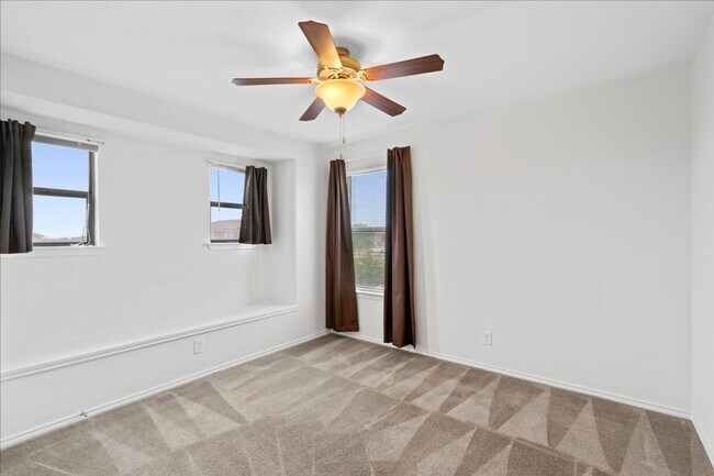 Building Photo - 142 Rummel Dr
