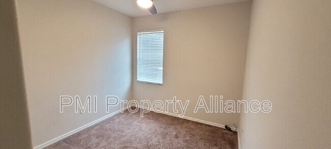 Building Photo - 10114 Stratford Pointe Ave
