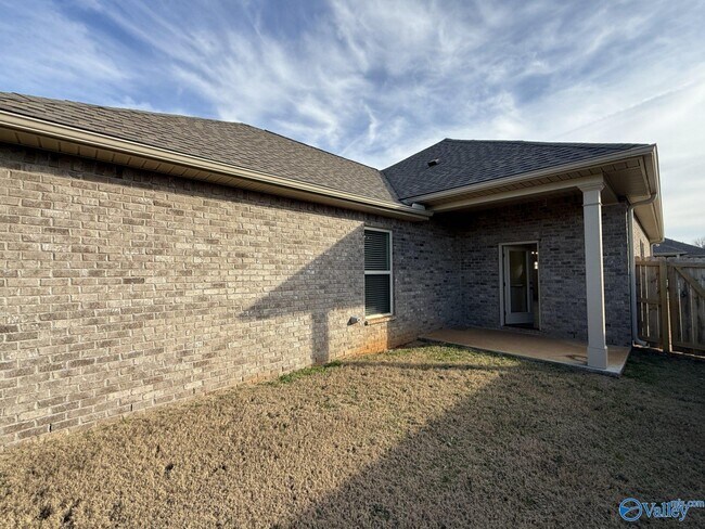 Building Photo - 24057 Quints Dr