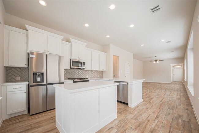 Building Photo - 16939 Chapel Knox Dr