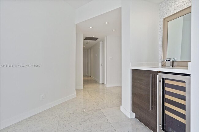Building Photo - 19355 Turnberry Way