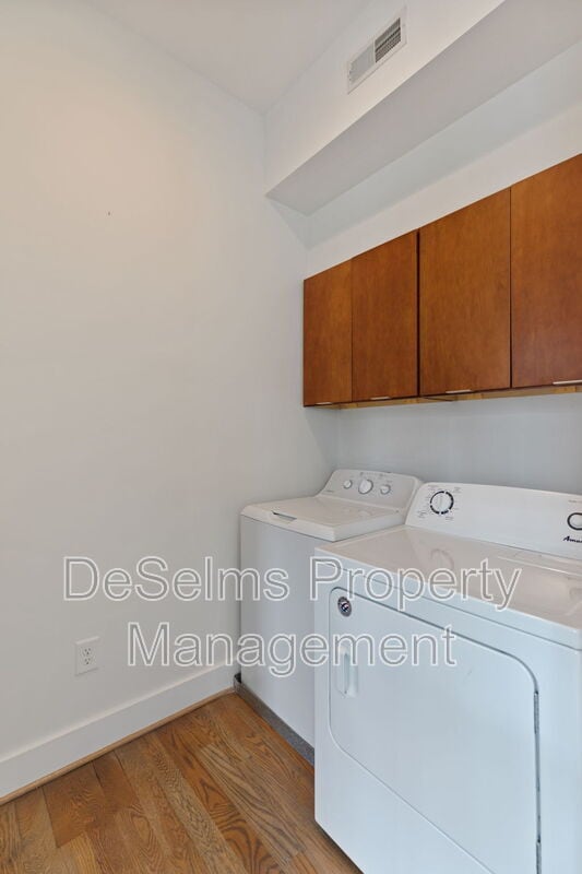 Building Photo - 807 13th Ave S