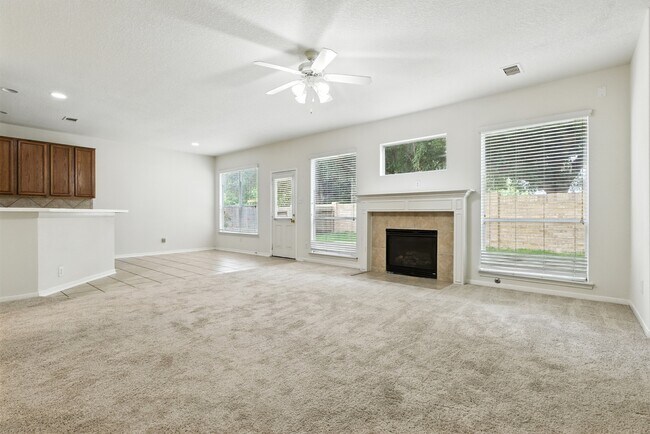 Building Photo - 18607 Camellia Dale tr