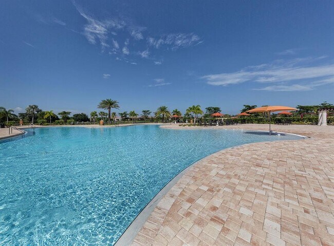 Building Photo - 10792 Tarflower Dr