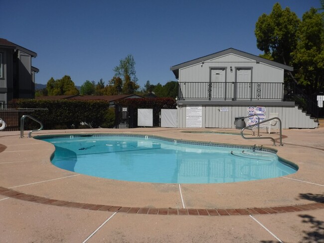 Building Photo - Ridgecrest 2 Bedroom Condo With Gated Swim...