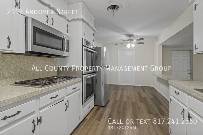 Building Photo - 2116 Andover St