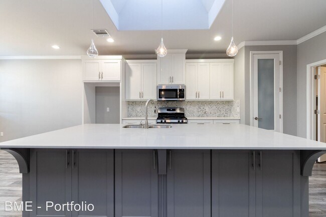 Building Photo - 4 br, 3 bath House - 9405 Kori
