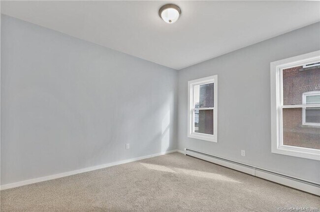 Building Photo - 214 Westland St
