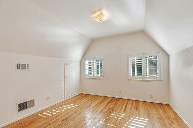 Building Photo - Elegant and Spacious 4Bedroom Sunnyvale Home
