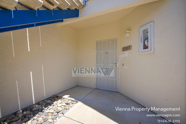 Building Photo - Great location for this Rocklin Condo!