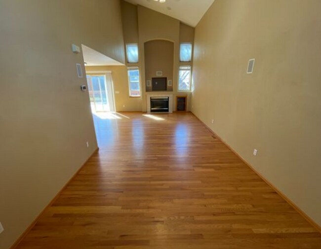 Building Photo - 10449 Hollyhock Court