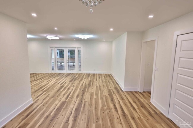 Building Photo - 3795 Summer Dr