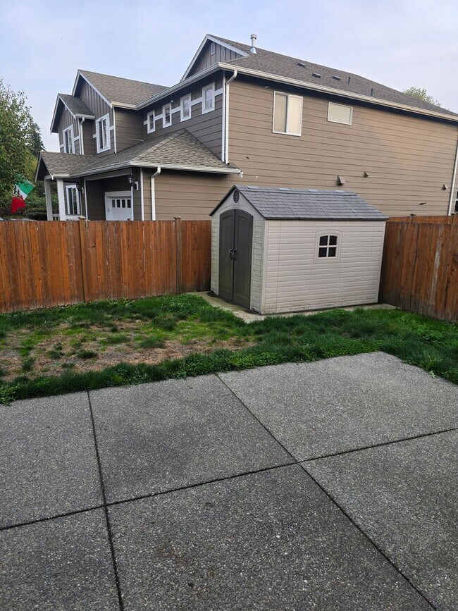 Building Photo - Welcome to this beautiful 4-bedroom, 2.5-b...